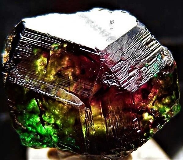 Тоже турмалин. Фото из свободного доступа.