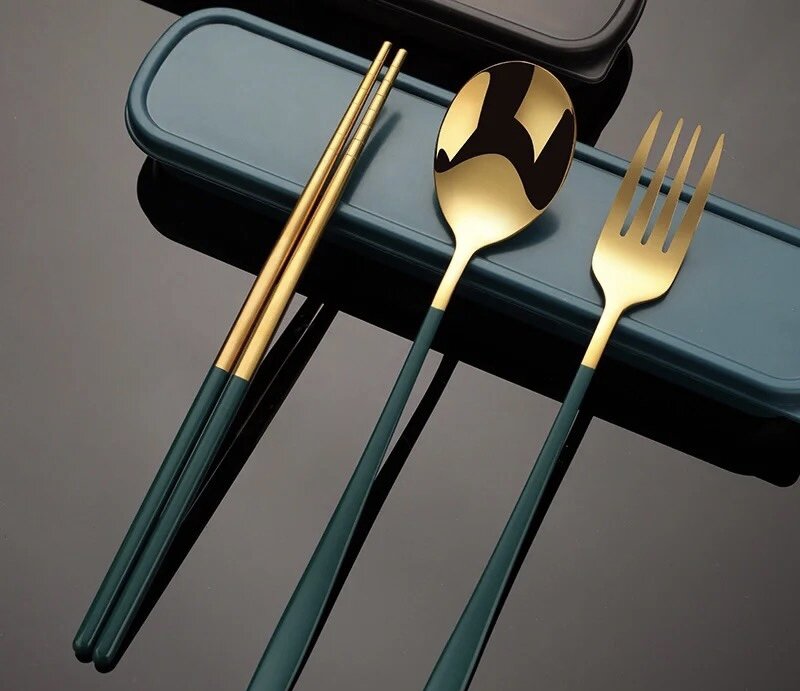 Вот она битва палочек и вилок . 