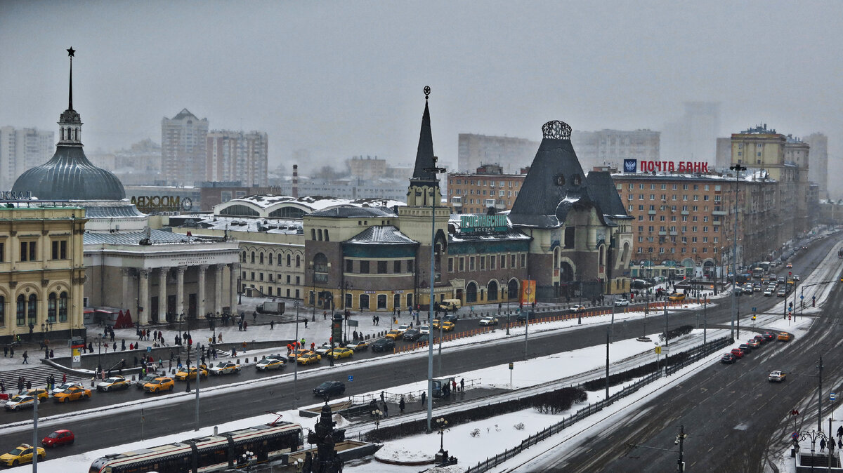 Возле казанского вокзала