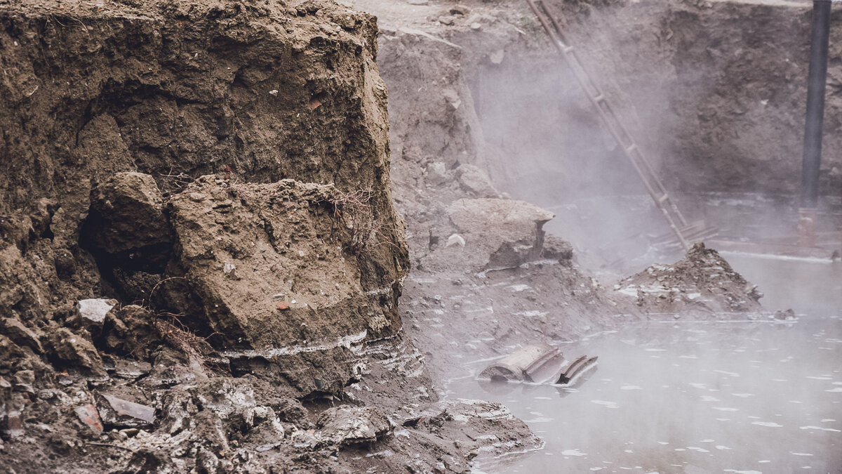     Местные жители пытаются решить проблемы, обращаются в организации и ведомства.