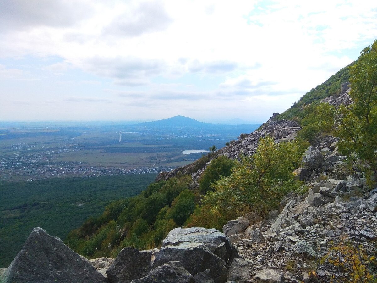 Гора змейка красный Пахарь