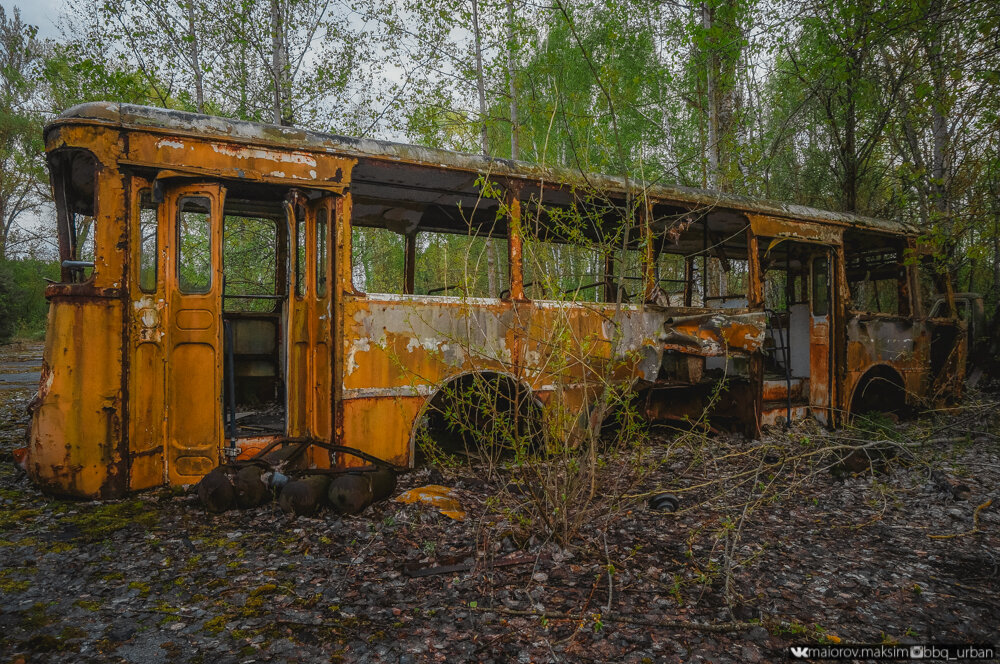 Пмк 169. ЛИАЗ 677 Припять. ЛИАЗ 677 В Чернобыле. Заброшенный ЛИАЗ 677. ПМК 169 Припять