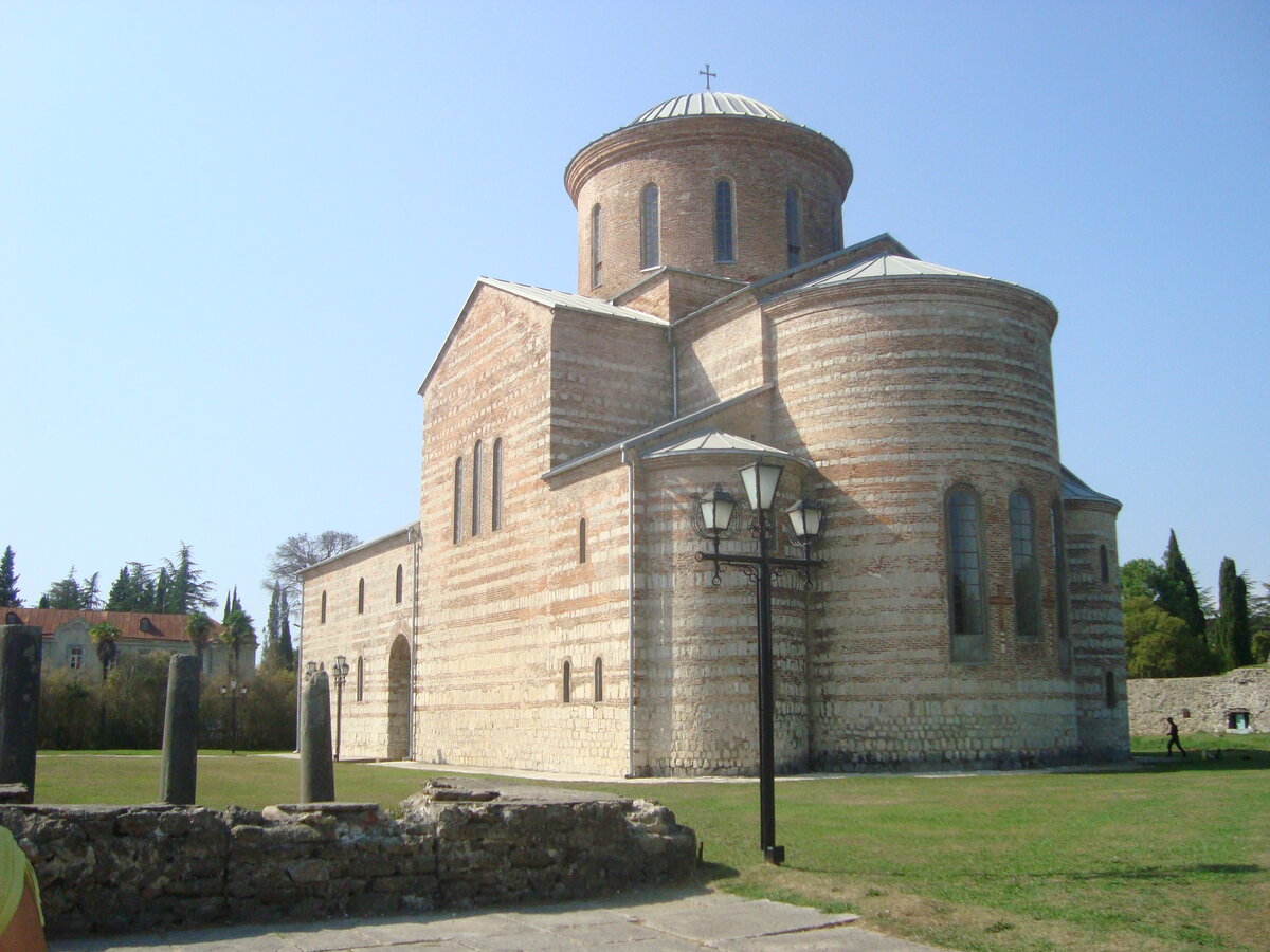 лыхненский храм в абхазии