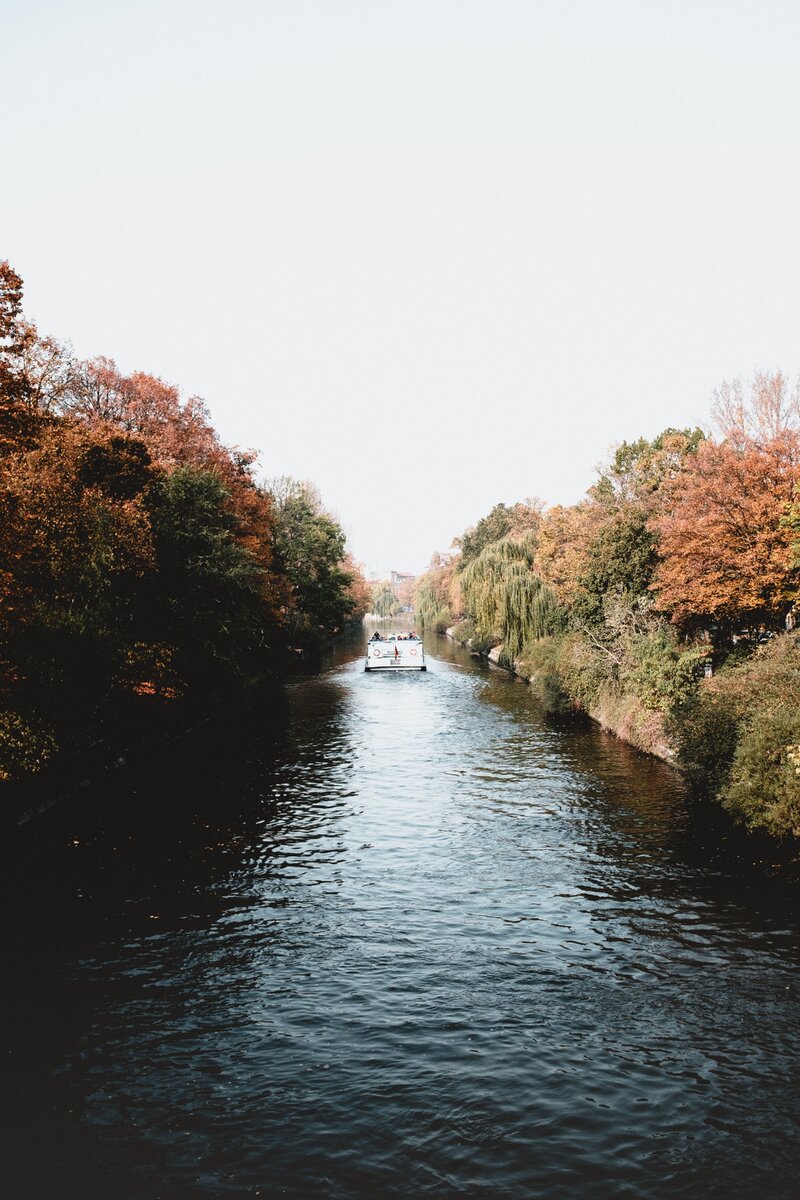 https://unsplash.com/photos/y2jGyiT7Mzg
