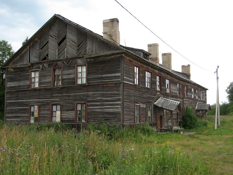 Бараке б. Бараки в СССР. Барак дом СССР. Рыбинск двухэтажный бревенчатый Барак. Нижегородская область бараки Березники.