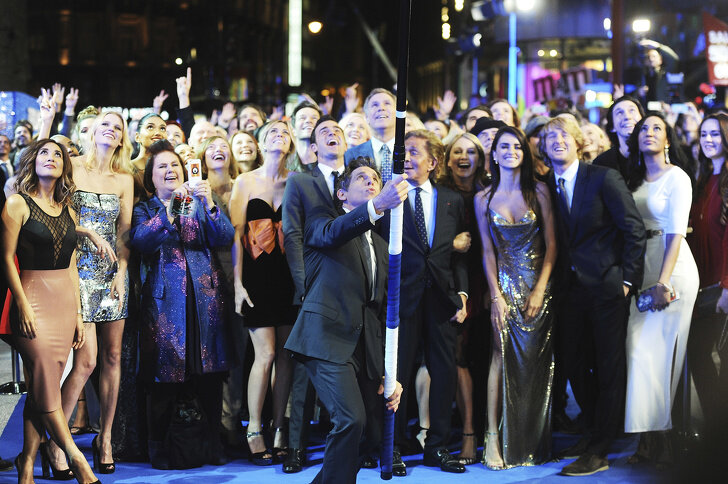 Бен Стиллер с поклонниками. Фото взято с открытых источников