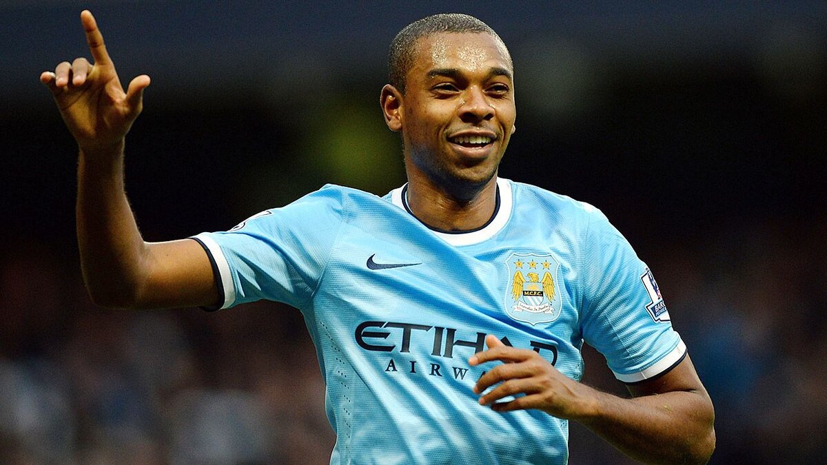 Полузащитник "Манчестер Сити" Фернандиньо