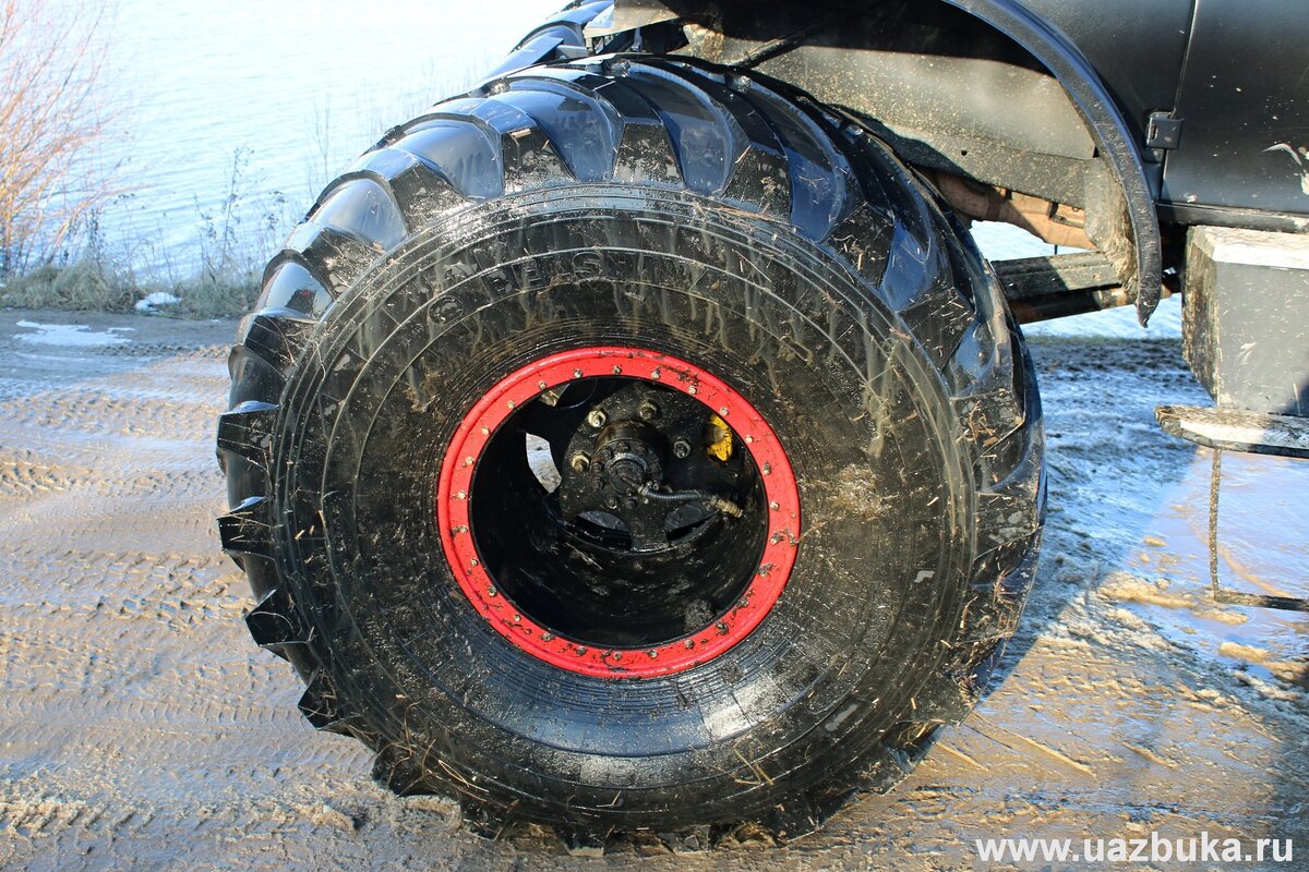 Огромные шины Бел-44 высотой в 1700мм