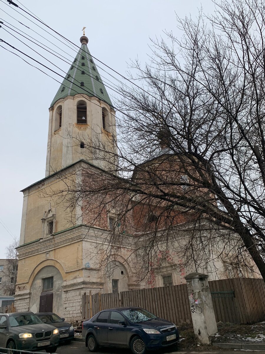 Храм в центре города 
