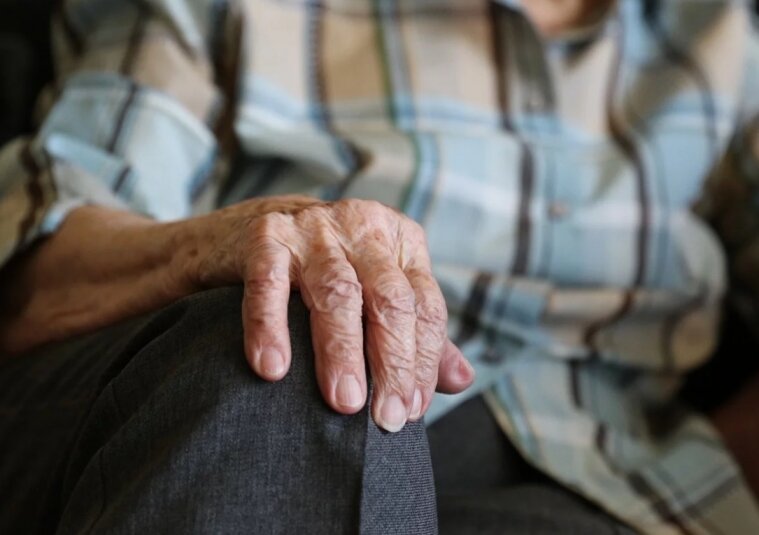 Размер пенсии в РФ составляет 9 878 рублей