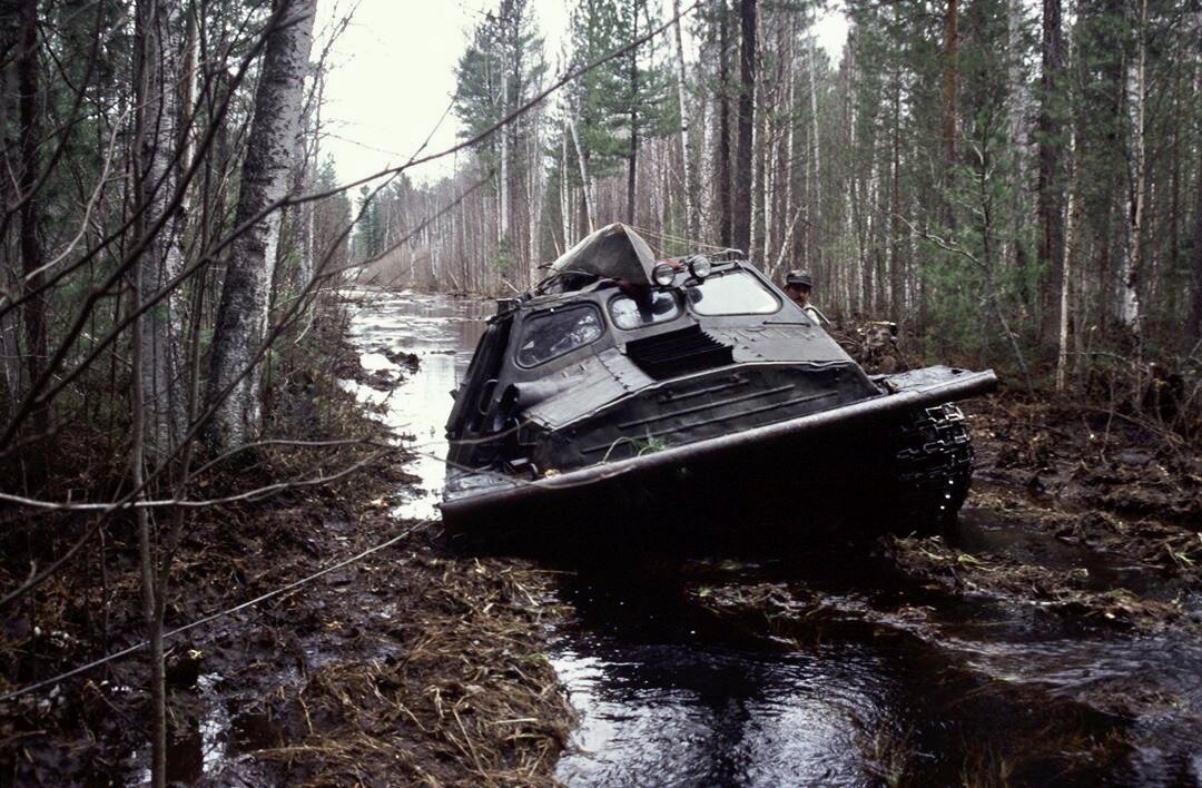 Вездеходы в тундре зимой