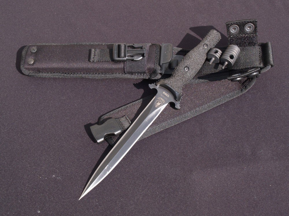 Нож Extrema Ratio Suppressor Knife. Источник: Яндекс.Картинки