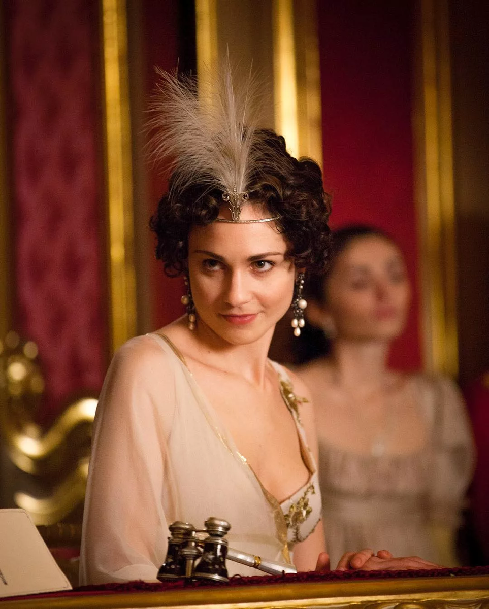 Элен Курагина. Кадр из сериала "Война и Мир".