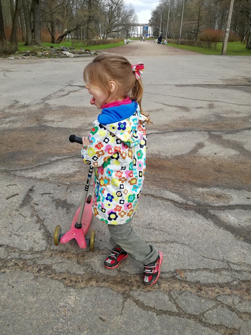 Все вещи б/у, самокат тоже