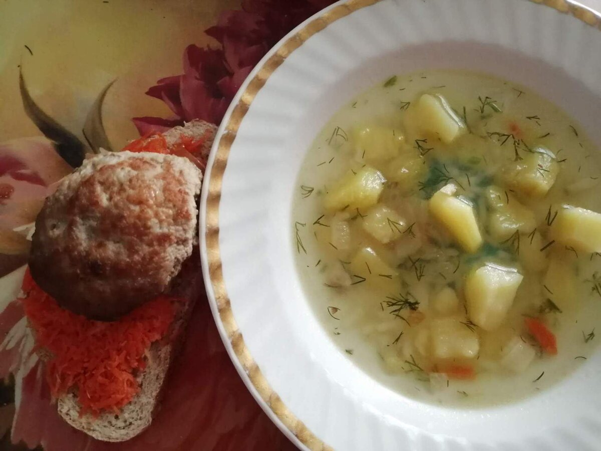 Не ровняйтесь на мои порции. Я просто так устроена - что за раз сразу не могу съесть много. Для меня лучше мало но чаще. Слушайте только свой организм!