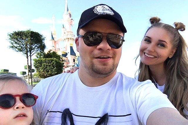 Гарик Харламов и Кристина Асмус с дочерью  / ФОТО: Instagram
