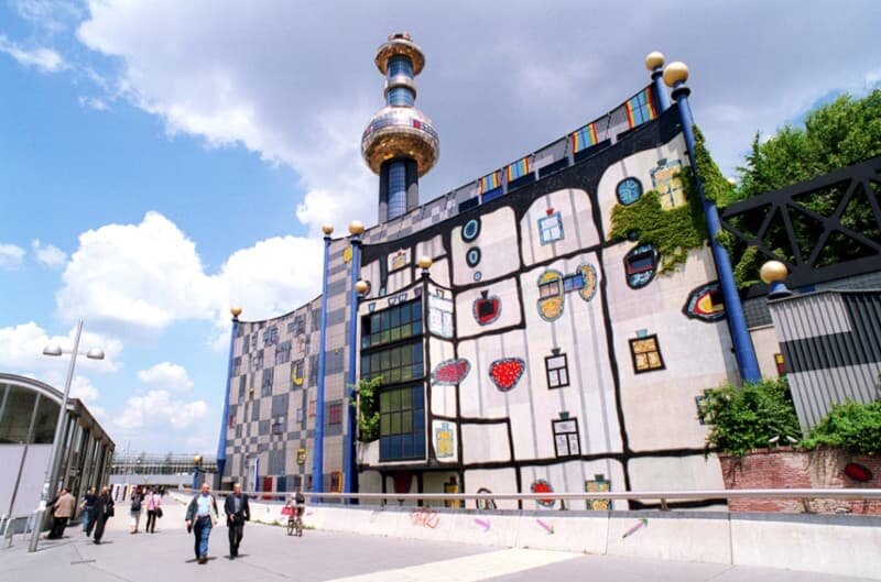 Что изображено на фото?