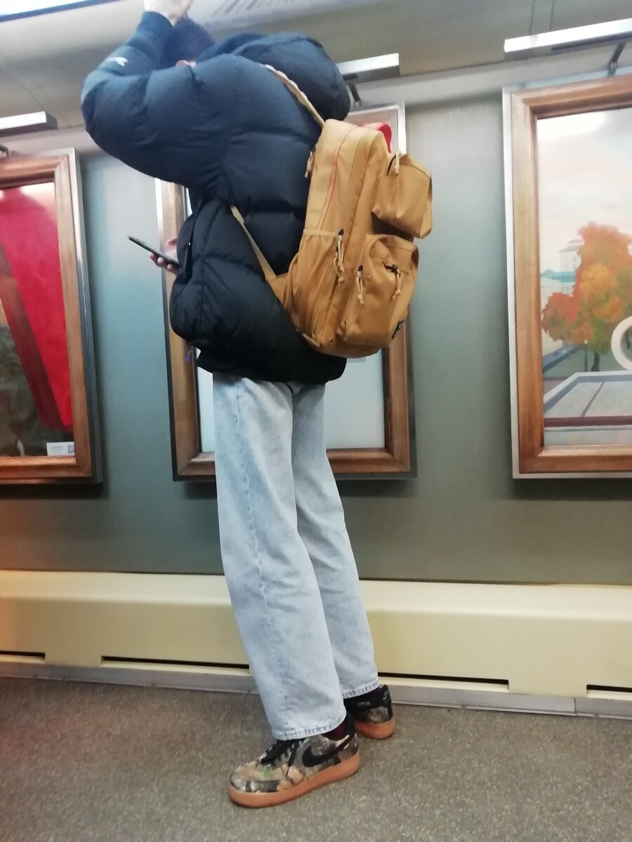 Тоже парнишка, но другой