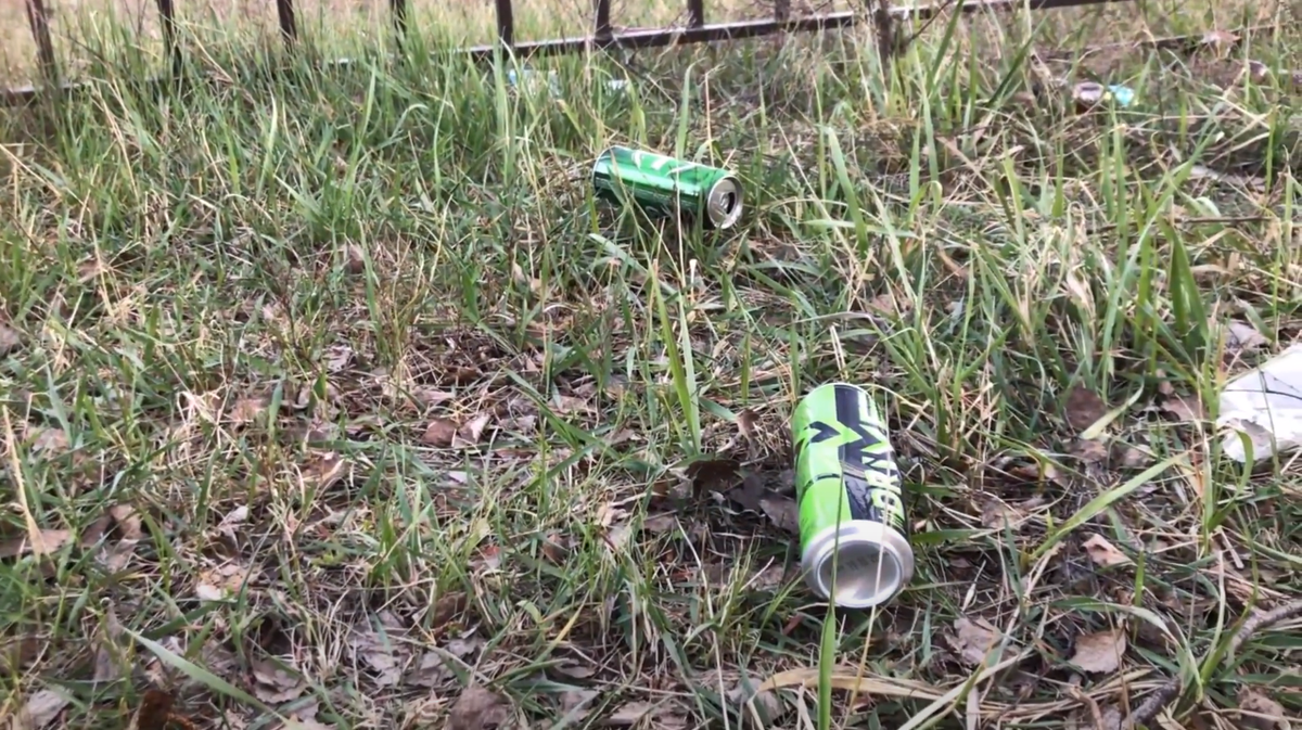 Мусор возле школы