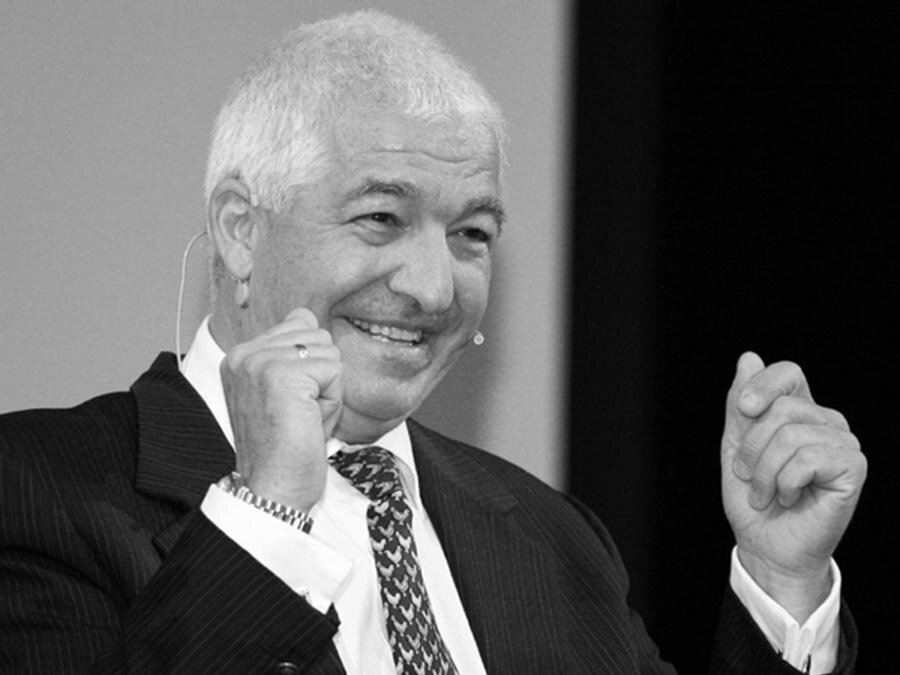 Самый известный спикер Аллан Пиз.