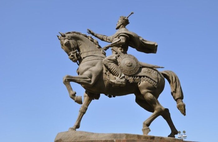 Современный памятник Тамерлану 