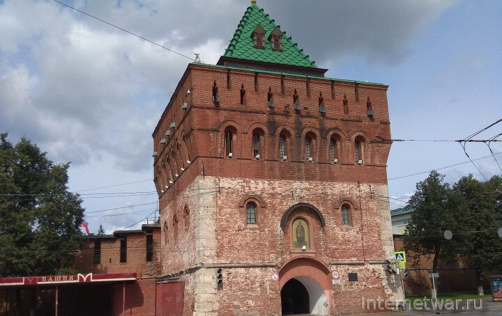 Дмитриевская башня Нижегородского кремля.