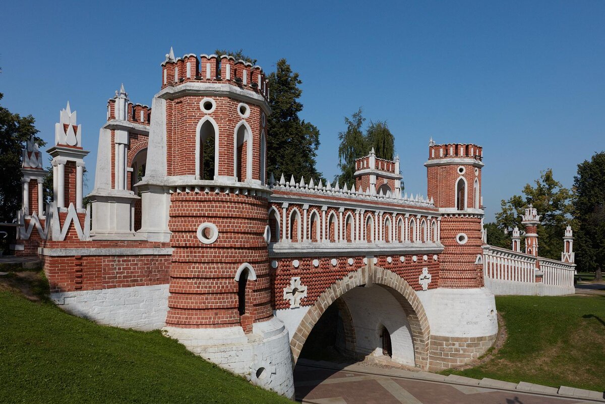 Фигурный мост. Фото с сайта музея Царицыно: tsaritsyno-museum.ru