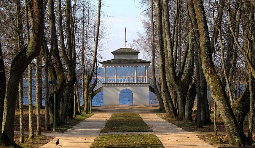 Фото заповедников пушкинских гор Пушкинский заповедник. Село Петровское осенью Побочный эффект Дзен