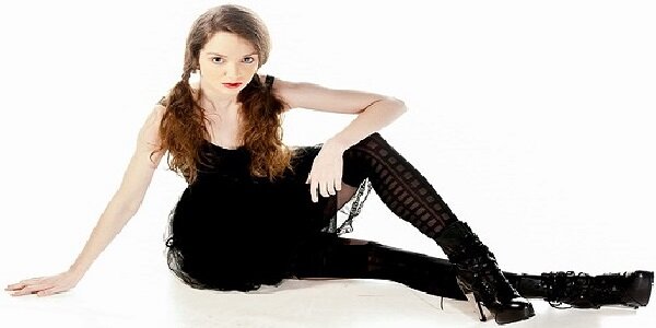 Алиса перед выступлением. Картинка с сайта pixabay.com/ru. Бесплатно для коммерческого использования, указание авторства не требуется.