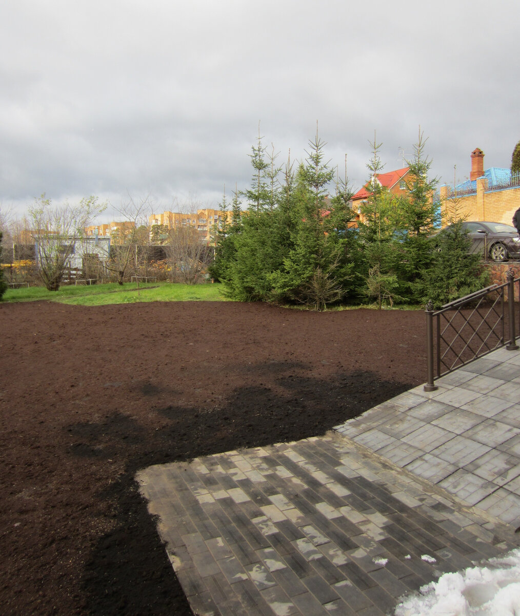 Пандус в саду с террасированным рельефом. Роскошь или необходимость?