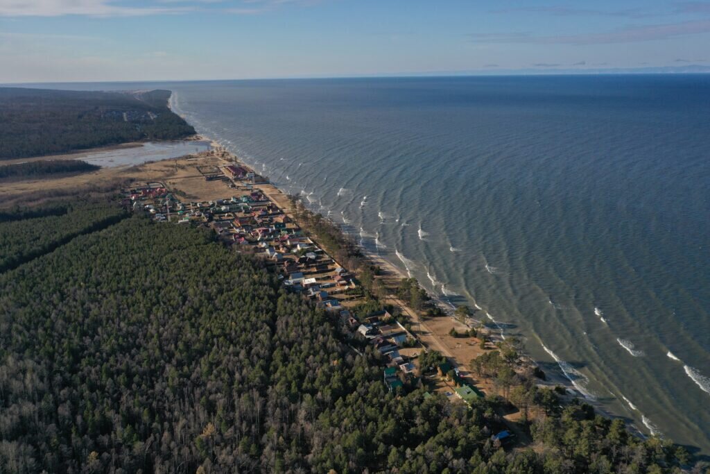 Берег Байкала Энхалук