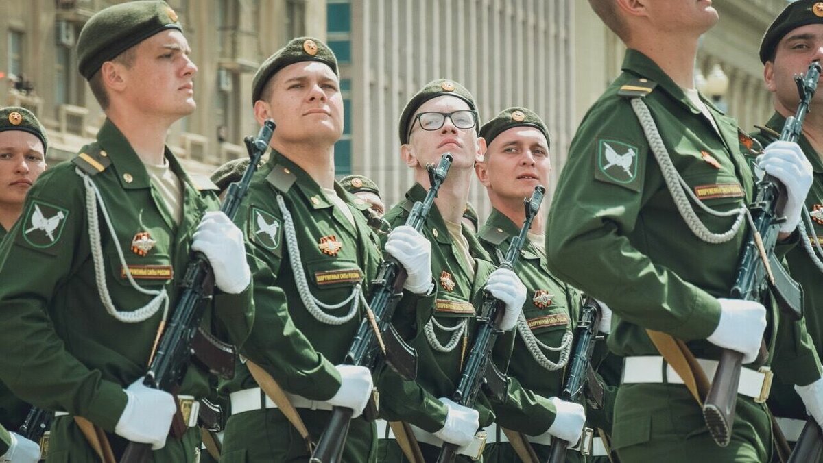     В Татарстане в рамках частичной мобилизации призвали 13 депутатов. Среди народных избранников есть и те, кто находится в хорошей военной форме, и имеет опыт службы. Об этом пишет «Татар-информ».