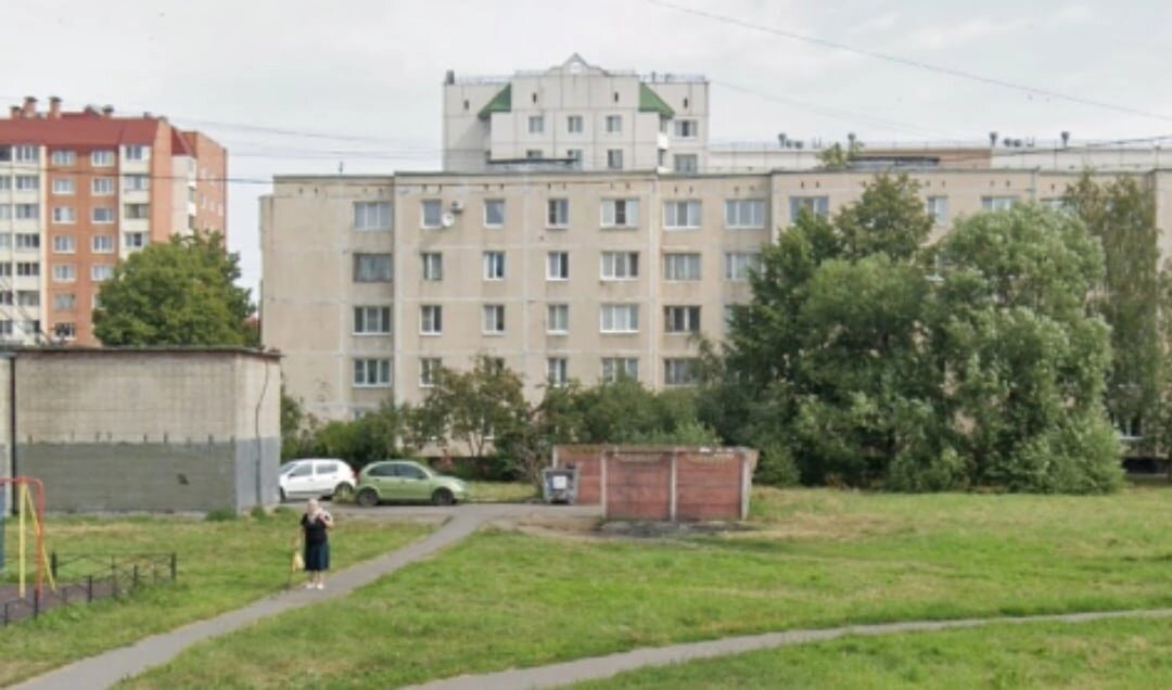 Ещё один ответ пришёл от администрации Красносельского района. По вопросу ликвидации контейнерной площадки и антисанитарного состояния территории по адресу: Санкт-Петербург, Горелово, Красносельское шоссе, д.46, корп. 5. По решению Комитета по природопользованию, охране окружающей среды и обеспечению экологической безопасности контейнерная площадка была ликвидирована в связи со строительством детского сада. Земли для учреждения между жилыми домами хватает с трудом. Двор поделен по диагонали, с одной стороны – стоящее здание, с другой будут игровые площадки. Поэтому контейнерную площадку пришлось убрать. Временный контейнер на данной территории, к сожалению, разместить невозможно. Вопрос будет решен только после окончательного строительства и сдачи детского сада. Возможно контейнерная площадка будет размещена в ближайшем месте. А как все началось Вы можете прочитать в посте ниже.📌🧐 📷 ⤵
https://vk.com/dobrovol2019_dvizhenie_spb?w=wall-2129..
https://vk.com/dobrovol2019_dvizhenie_spb?w=wall-2129..
https://vk.com/dobrovol2019_dvizhenie_spb?w=wall-2129..
#spb #Горелово #Константиновское #Новогорелово #КрасноеСело #Урицк #Сергеево #ЮгоЗапад #СанктПетербург #МОЮжноПриморский #Активисты #Кировскийрайон #Автово #Правительствосанктпетербурга #Ленинскийпроспект #Проспектветеранов