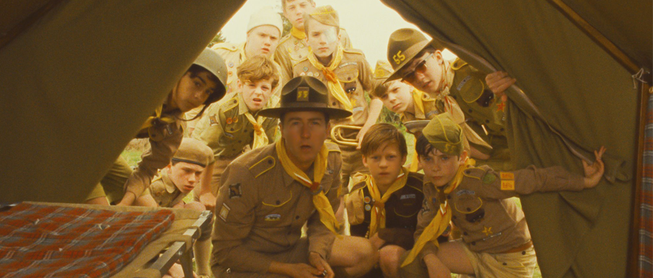 Уэс очень любит палатки.