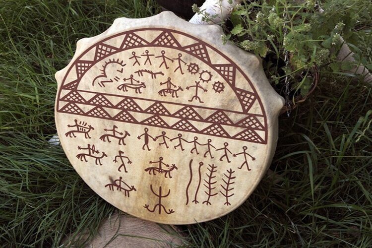 Хакасский шаманский бубен. Бубен шорцев. Тюр бубен шамана. Шаманский бубен манси. Бубен богов.