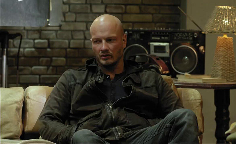 Кадр из фильма-сериала "Пёс"