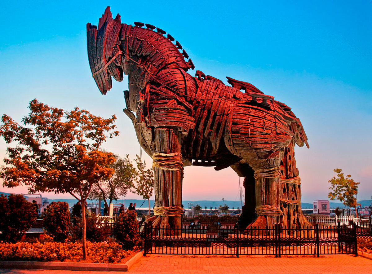 Троянский конь в Турции