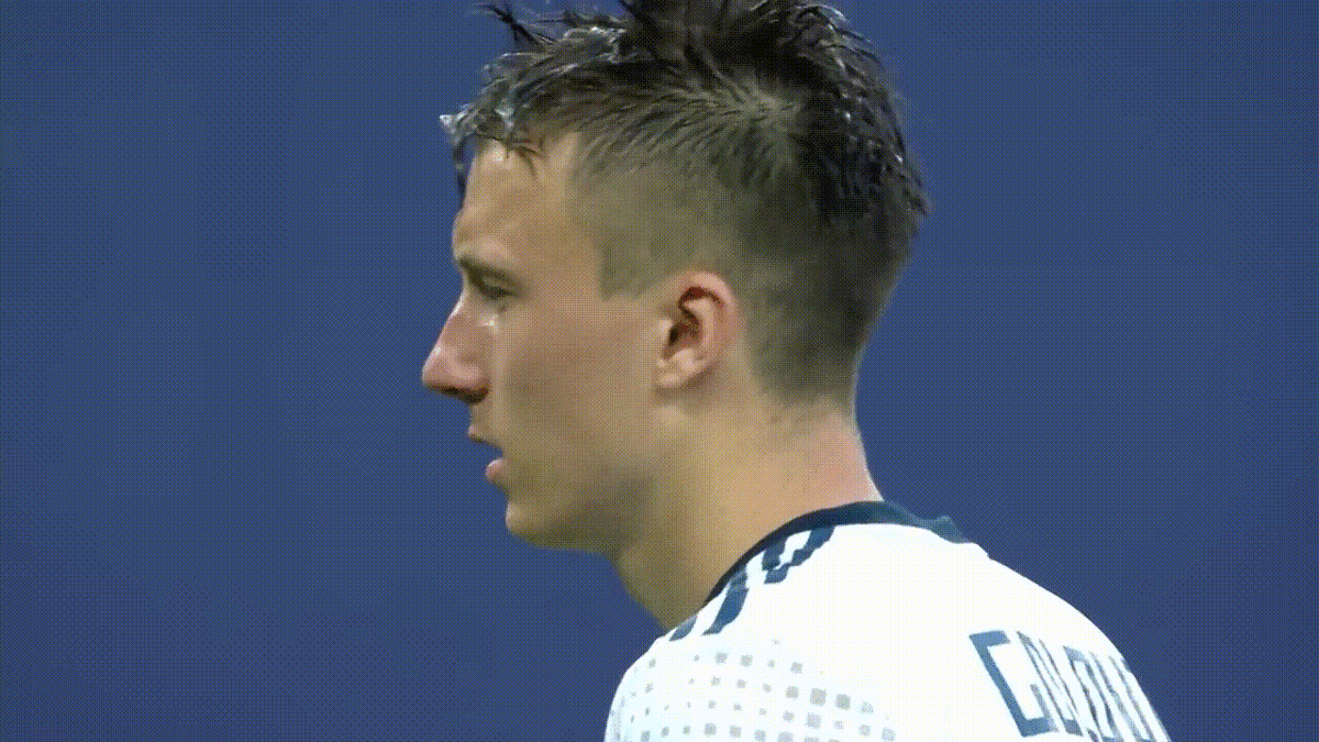 Серия пенальти. 2:3. Александр Головин.