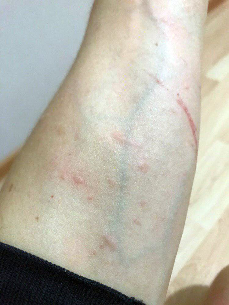 через минуту после касания