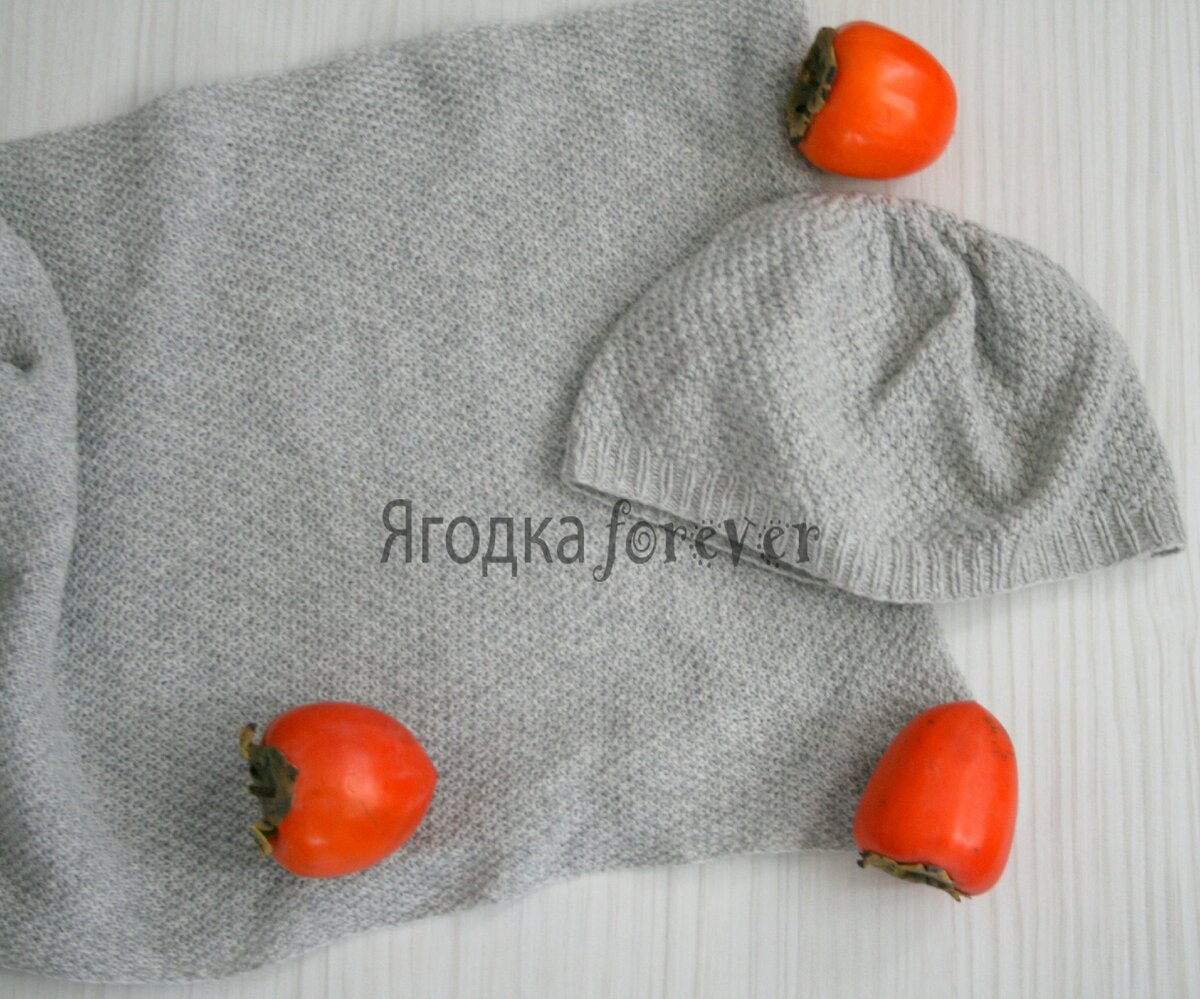 фото автора, простая шапочка и шарф узором "рис"