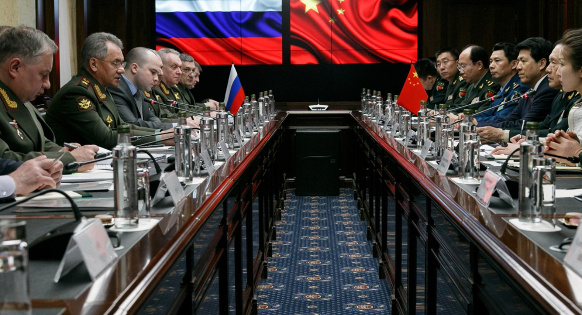 военные учения шос мирная миссия. военно-техническое сотрудничество. генштаб вооруженных сил кыргызстана. халмухамедов начальник генерального штаба узбекистана. шойгу и министр обороны китая.