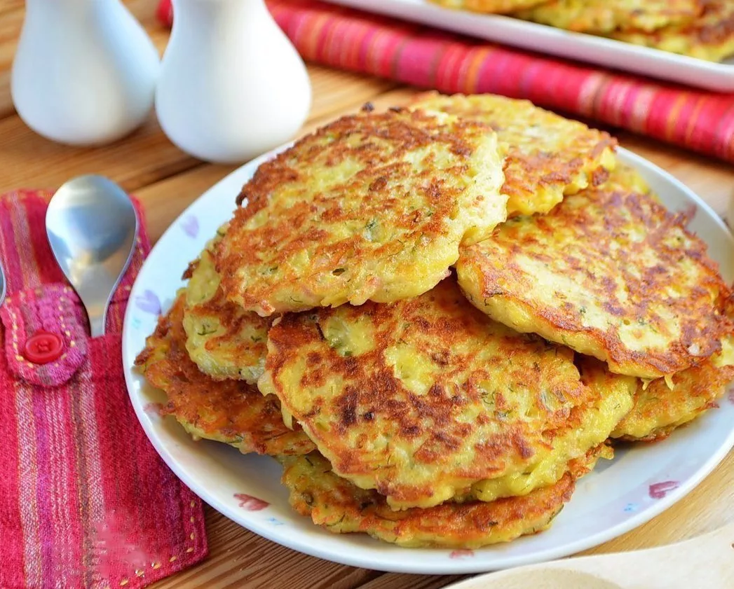 Картофельные оладьи с беконом и ветчиной(фото из открытых источников)