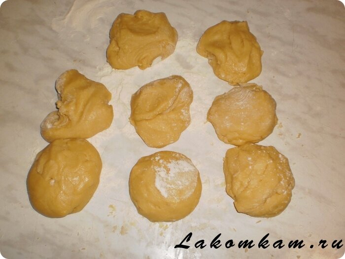 Кексы на 8 марта с кремом из вареной сгущенки и масла