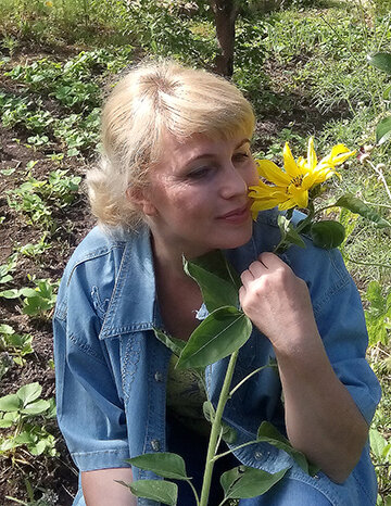 На маминой даче.