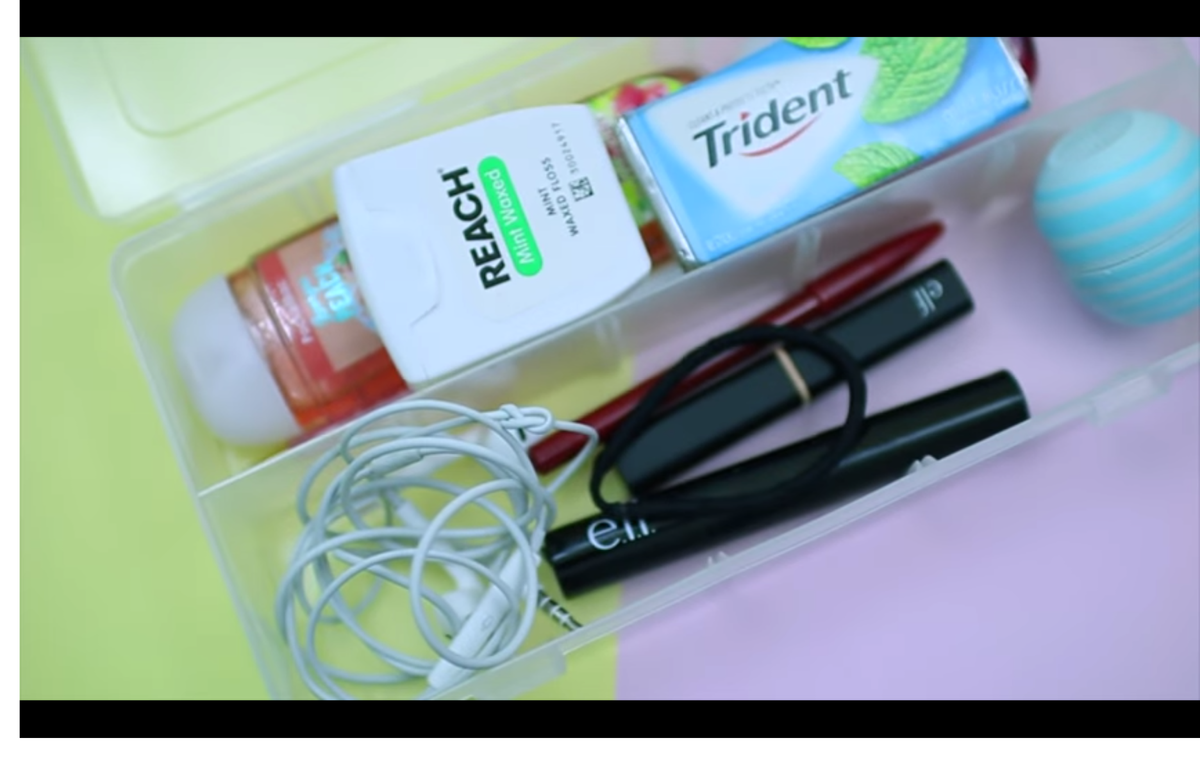 Аптечка скорой помощи - отличная идея подарка маме на Новый год своими руками.