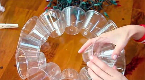 Снеговик из пластиковых стаканчиков (+ фото и видео)