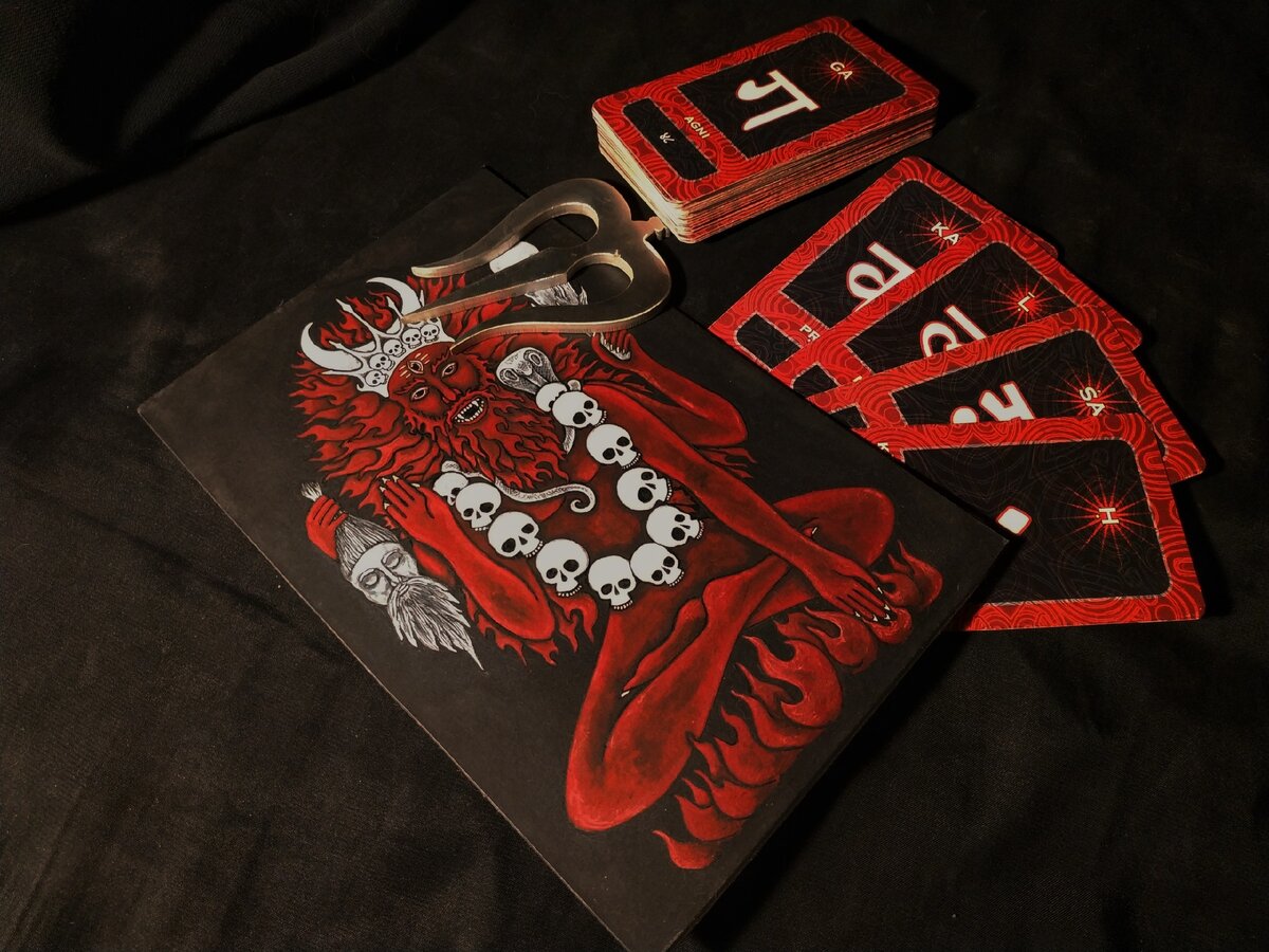 Карты Шри Матрики и моя икона Бхайравы.