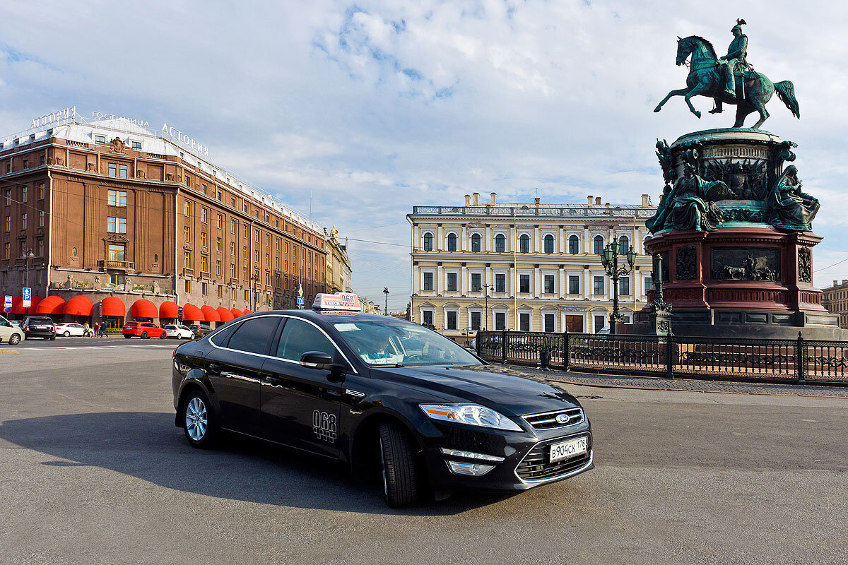 Фирмы петербурга. Таксопарк 068 Санкт-Петербург. Такси Эрмитаж Воронеж. Такси о68 Санкт-Петербург. Питерские машины.