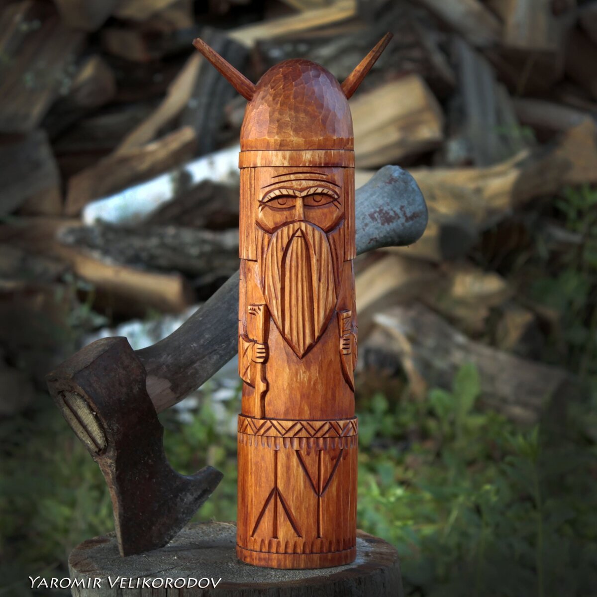 Кумир Велеса из дерева