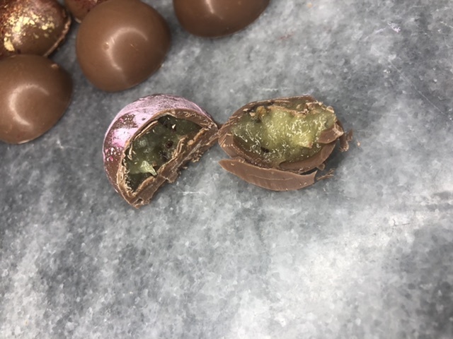 Внутри пюре из киви 🥝 